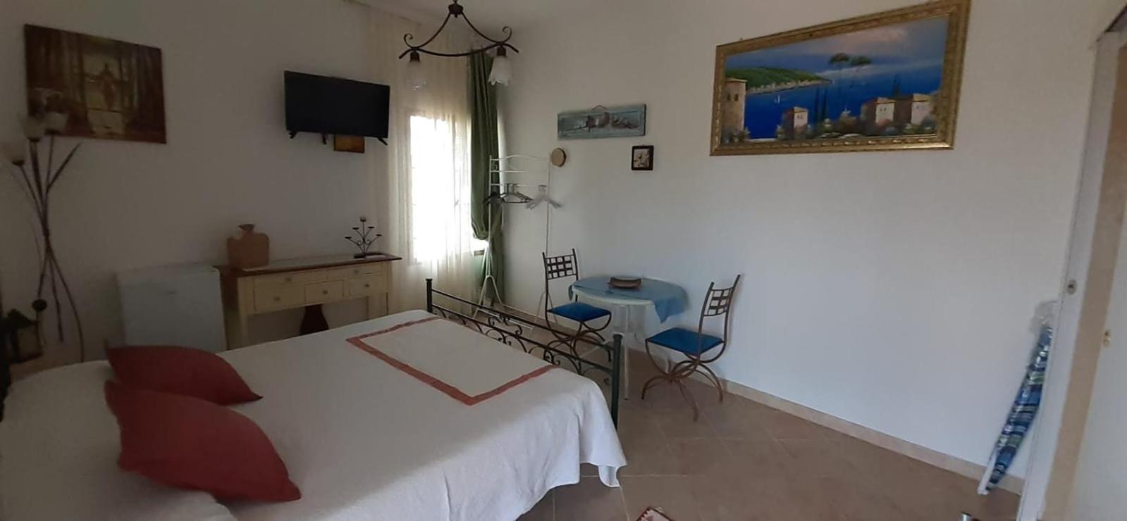ポルト・チェザーレオ Casale Conte Dell'Annaヴィラ 部屋 写真