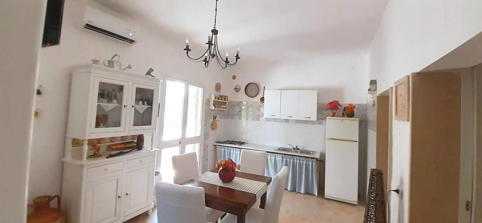 ポルト・チェザーレオ Casale Conte Dell'Annaヴィラ 部屋 写真