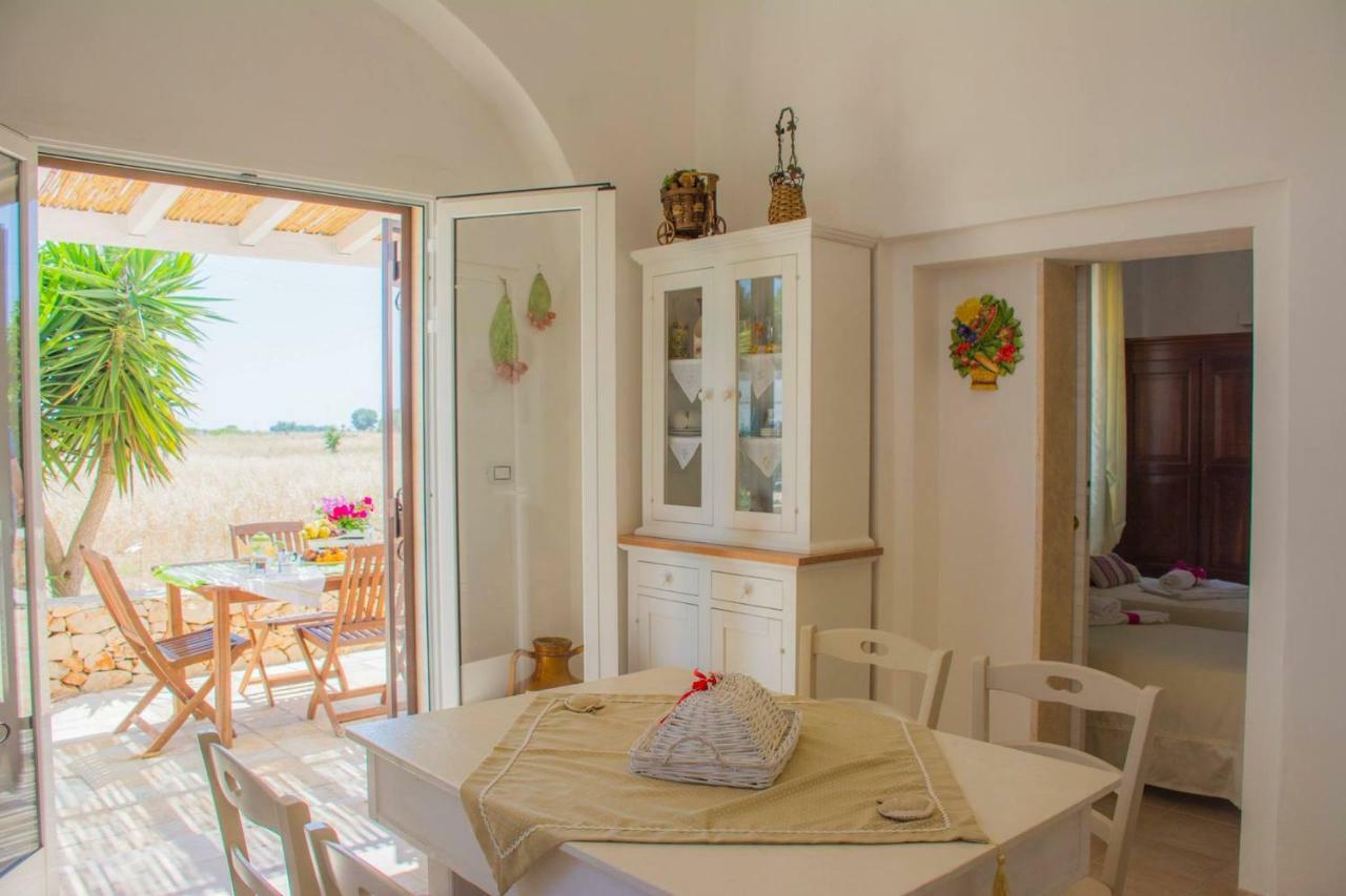 ポルト・チェザーレオ Casale Conte Dell'Annaヴィラ 部屋 写真